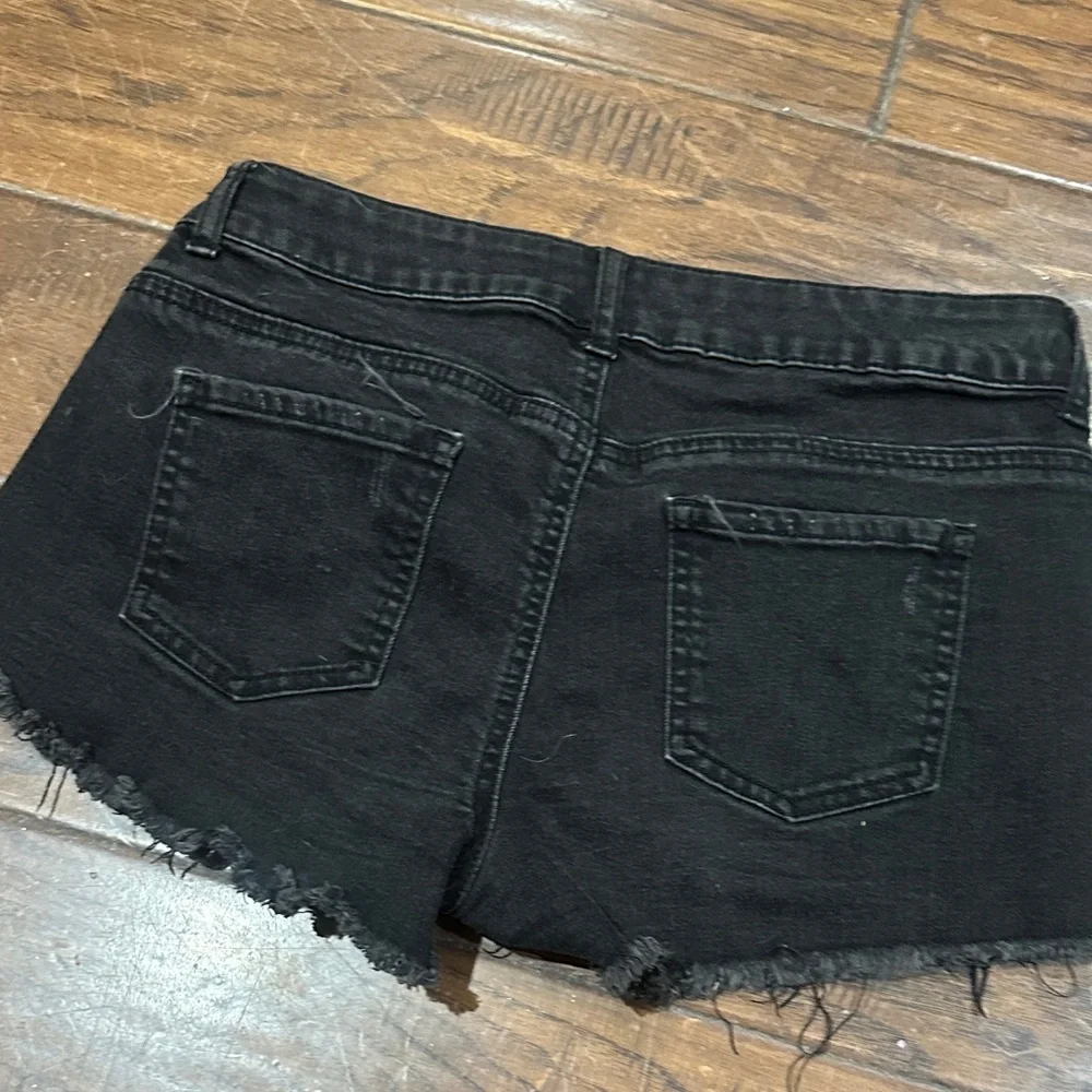 Empyre‎ Black Ripped Jean Shorts